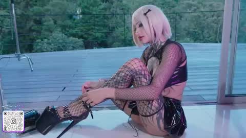 Snapshot of goth_dolll chatting on May 2026 08:36:02 PM sophie Special celebration a the beach 300k followers 3011 and 0112 online show from May 2026 08:36:02 PM