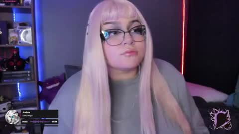Snapshot of goth_stein chatting on July 2026 04:18:02 AM Engel Please help me to reach 50 thumbs up online show from July 2026 04:18:02 AM