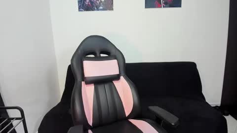 Snapshot of gothic9goddes chatting on January 2025 01:10:02 AM GG online show from January 2025 01:10:02 AM