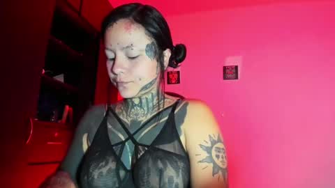 Snapshot of gothic9goddes chatting on September 2025 11:37:01 PM GG online show from September 2025 11:37:01 PM