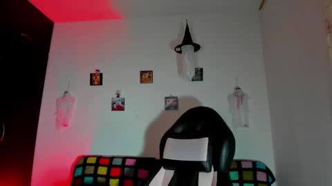 Snapshot of gothic9goddes chatting on October 2025 12:39:02 AM GG online show from October 2025 12:39:02 AM