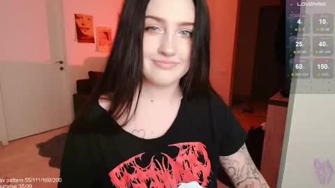 Snapshot of gothkittys chatting on November 2025 05:33:02 PM traumfrau Kira angel face devil eyes I SELL A LOT VIDEO IN GALLERY online show from November 2025 05:33:02 PM