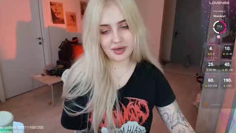 Snapshot of gothkittys chatting on March 2026 01:15:01 PM traumfrau Kira angel face devil eyes I SELL A LOT VIDEO IN GALLERY online show from March 2026 01:15:01 PM