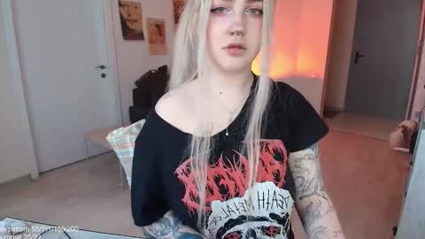 Snapshot of gothkittys chatting on March 2026 01:26:02 PM traumfrau Kira angel face devil eyes I SELL A LOT VIDEO IN GALLERY online show from March 2026 01:26:02 PM