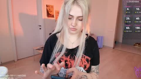 Snapshot of gothkittys chatting on April 2026 12:16:02 PM traumfrau Kira angel face devil eyes I SELL A LOT VIDEO IN GALLERY online show from April 2026 12:16:02 PM