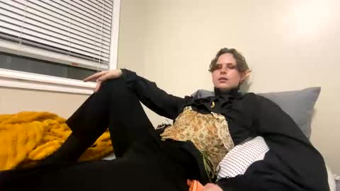Doll online show from May 2026 12:52:02 AM