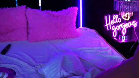 Grace online show from November 2025 09:50:01 PM