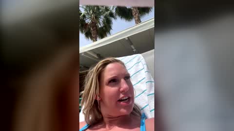 Snapshot of graciemae_baexx chatting on April 2026 08:10:01 PM Gracie Mae online show from April 2026 08:10:01 PM