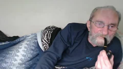 Snapshot of grandpa_mark chatting on December 2025 06:58:02 PM Mark online show from December 2025 06:58:02 PM