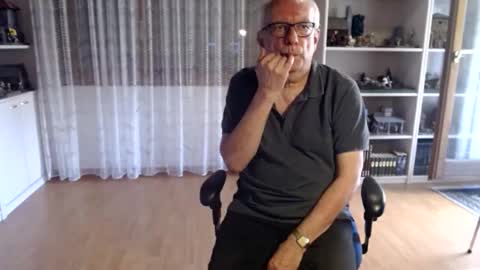Snapshot of grandpach chatting on April 2026 12:31:01 PM grandpach online show from April 2026 12:31:01 PM