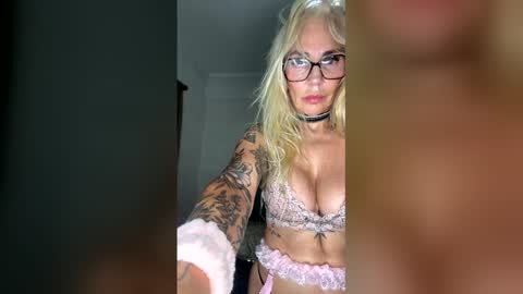 Antzella Granny online show from April 2026 02:38:02 AM