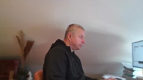 Snapshot of grau197077 chatting on March 2026 10:43:01 AM grau197077 online show from March 2026 10:43:01 AM