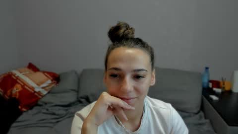 Snapshot of gravitation777 chatting on February 2026 04:22:01 PM Anna online show from February 2026 04:22:01 PM