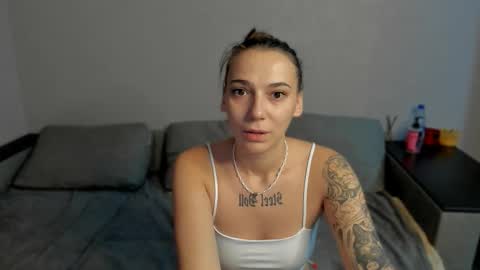 Snapshot of gravitation777 chatting on March 2026 12:05:01 AM Anna online show from March 2026 12:05:01 AM