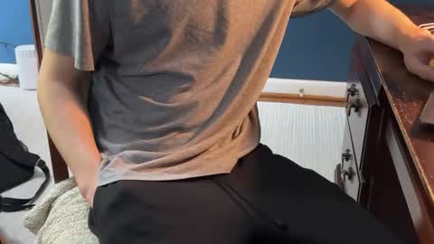 Snapshot of graysoncrimes chatting on April 2026 06:30:02 PM graysoncrimes online show from April 2026 06:30:02 PM