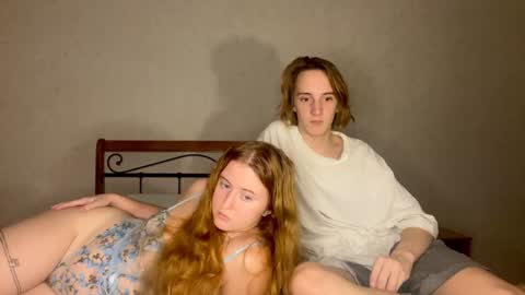 Snapshot of grayzee_ chatting on December 2024 09:00:02 PM Gray and Milly online show from December 2024 09:00:02 PM