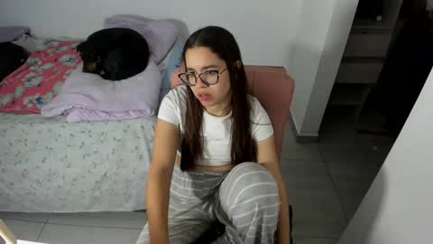 Snapshot of greciaruiz chatting on April 2026 11:36:01 PM GreciaRuiz online show from April 2026 11:36:01 PM
