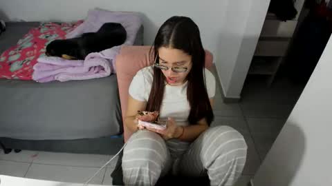 Snapshot of greciaruiz chatting on April 2026 12:48:01 AM GreciaRuiz online show from April 2026 12:48:01 AM