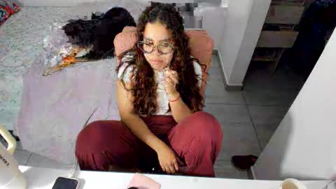 Snapshot of greciaruiz chatting on June 2026 01:28:02 AM GreciaRuiz online show from June 2026 01:28:02 AM