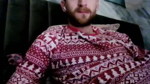 Snapshot of greendiamon chatting on December 2024 11:44:02 PM greendiamon online show from December 2024 11:44:02 PM