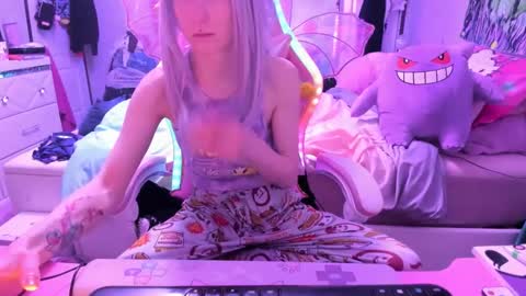 Snapshot of greeneyedlovexo chatting on February 2025 01:46:02 AM GreenEyedLovexo online show from February 2025 01:46:02 AM