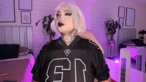   online show from November 2025 07:13:01 PM