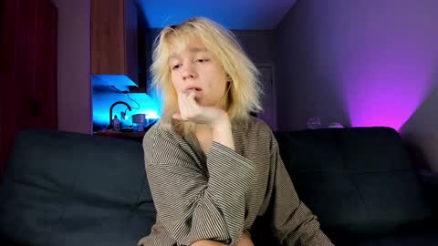 Greg-independent model online show from December 2024 07:10:01 PM