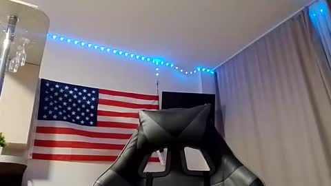 Felix online show from April 2026 08:06:01 PM