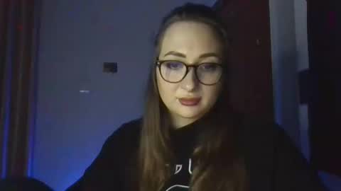 Snapshot of greta_shine chatting on April 2026 04:08:01 PM greta_shine online show from April 2026 04:08:01 PM