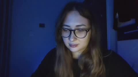 Snapshot of greta_shine chatting on April 2026 06:01:02 PM greta_shine online show from April 2026 06:01:02 PM