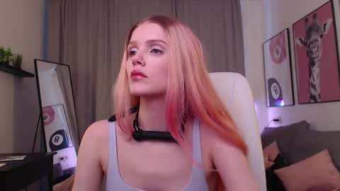 Snapshot of gretchen_mol chatting on November 2025 07:33:02 AM gretchen_mol online show from November 2025 07:33:02 AM