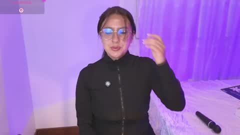 Snapshot of gretta_lane chatting on April 2026 12:46:02 AM Jenny online show from April 2026 12:46:02 AM