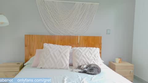 Snapshot of grettabenett_ chatting on February 2026 09:37:02 PM Gretta online show from February 2026 09:37:02 PM
