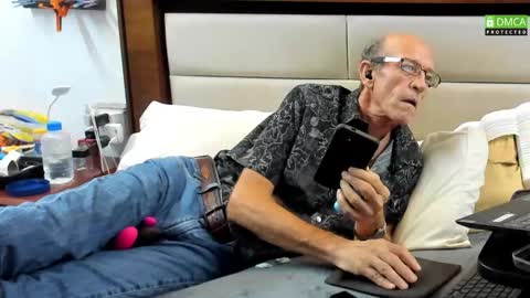 Snapshot of greyishere chatting on November 2025 07:28:01 AM Grey. If viewing your cam I am more likely to stay if you show your face. online show from November 2025 07:28:01 AM