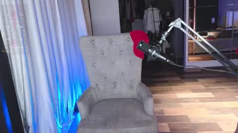 Greyslopez online show from November 2025 12:01:02 AM