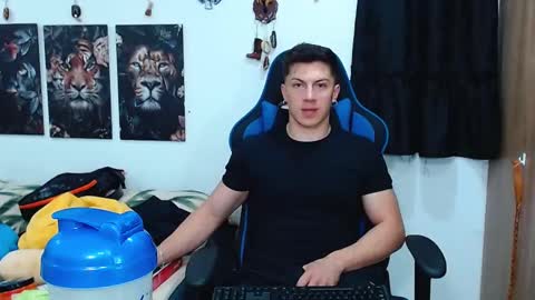 Snapshot of griego01 chatting on March 2025 04:32:01 AM griego01 online show from March 2025 04:32:01 AM