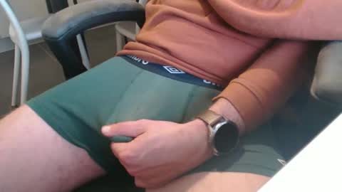 Snapshot of griesie chatting on April 2026 10:22:01 PM Griesie online show from April 2026 10:22:01 PM