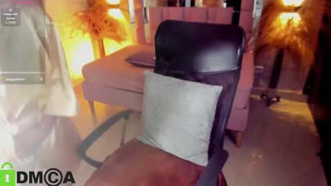    online show from November 2025 09:46:02 PM