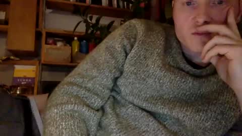 gruendamien online show from January 2025 02:45:02 AM