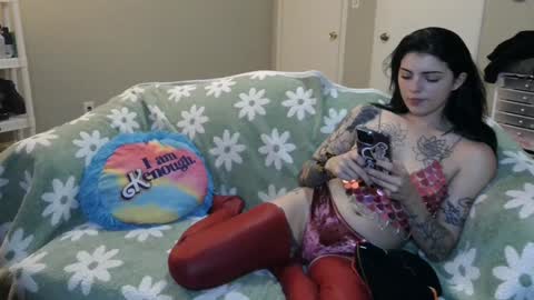 Snapshot of grumpytwo chatting on December 2024 02:23:01 AM grumpytwo online show from December 2024 02:23:01 AM