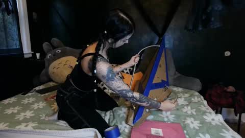 Snapshot of grumpytwo chatting on October 2025 08:31:02 PM grumpytwo online show from October 2025 08:31:02 PM