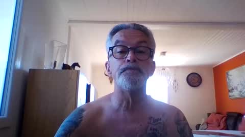 Snapshot of grybear60 chatting on April 2026 08:42:01 AM Grybear online show from April 2026 08:42:01 AM