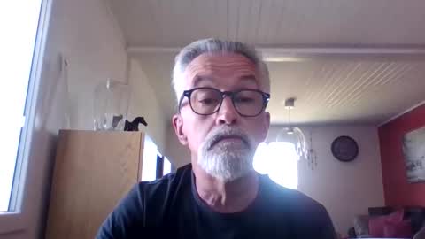 Snapshot of grybear60 chatting on April 2026 01:12:02 PM Grybear online show from April 2026 01:12:02 PM