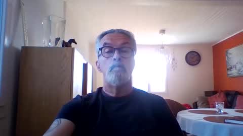 Snapshot of grybear60 chatting on April 2026 08:06:01 AM Grybear online show from April 2026 08:06:01 AM