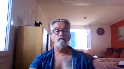 Snapshot of grybear60 chatting on June 2026 06:27:01 AM Grybear online show from June 2026 06:27:01 AM