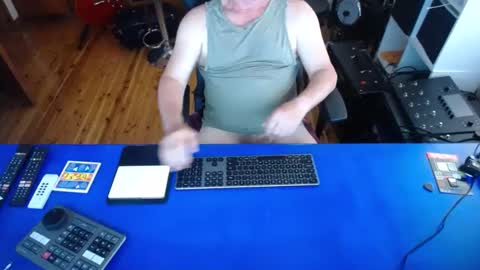 Snapshot of guesswhatigot2 chatting on December 2024 06:32:02 AM guesswhatigot2 online show from December 2024 06:32:02 AM