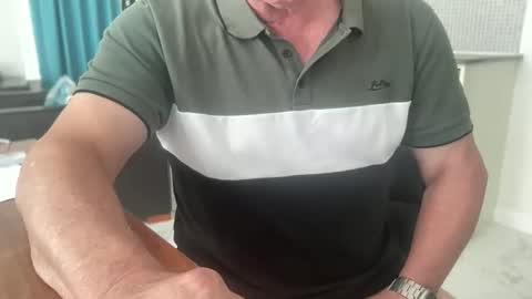 Snapshot of guesswhatigot2 chatting on January 2025 04:12:01 AM guesswhatigot2 online show from January 2025 04:12:01 AM