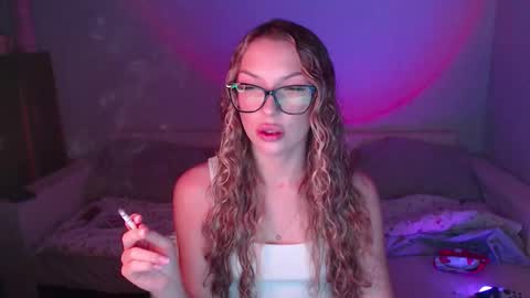 Marta online show from November 2025 07:57:01 PM