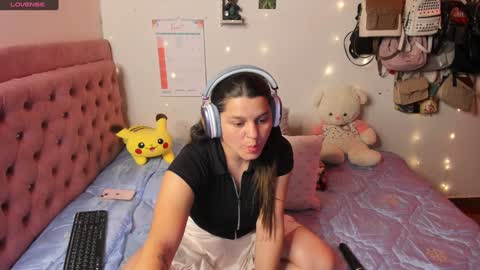 Hello Im Julieta Im 25 years old welcome to my room have fun and be happy. online show from January 2025 03:48:01 AM