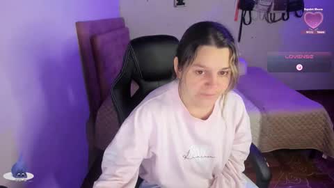 Hello Im Julieta Im 25 years old welcome to my room have fun and be happy. online show from November 2025 02:54:02 AM